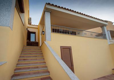 Villetta con Piscina - BUDONI