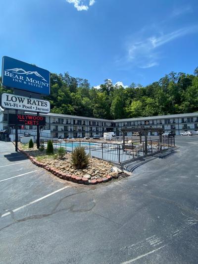 Bear Mount Inn & Suites