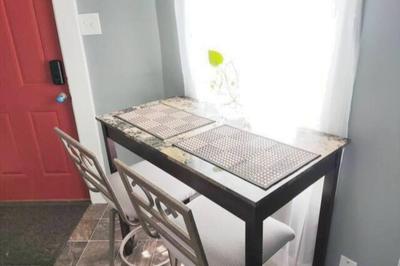 Private Studio- Queen Bed- 10 min to DT Indy