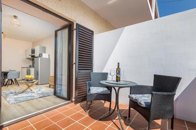 Marceta - Apartments & Rooms with Swimming Pool