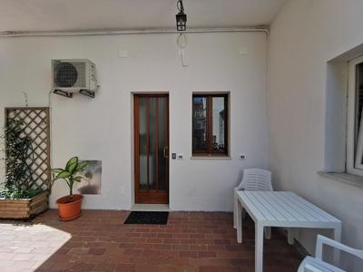 Monolocale - Piano terra - Ingresso indipendente
