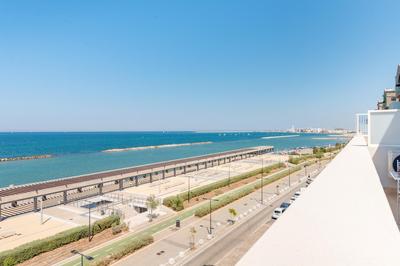 GuestHost - Waterfront Apartment with seaview balcony