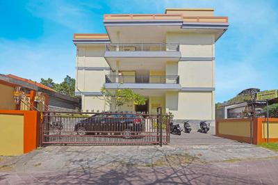 OYO Life 90675 Ld Residence