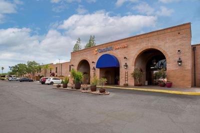 Comfort Suites Tucson near Sabino Canyon