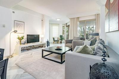FA - Fabulous Apartment with in and outdoor Pool