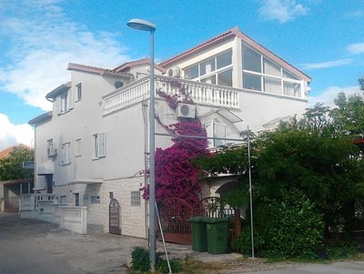 Apartments & Rooms Tony