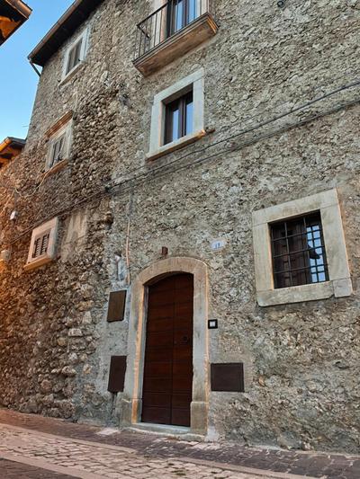 La casa di mezzo