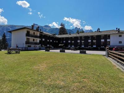 Monolocale nuovo sulla pista da sci in montagna