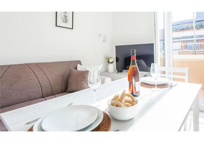 JOIVY Sublime Flat with Balcony