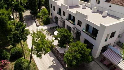 Zia Apartments
