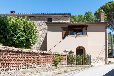 GuestHost - Dolce Far Niente Apartment with pool & parking