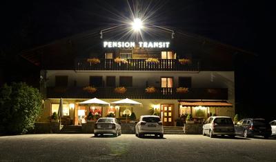 Transit Rooms - Your Stopover, Free Parking