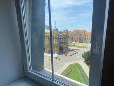 Modern City-Centre Penthouse with Spectacular Views / 135sqm