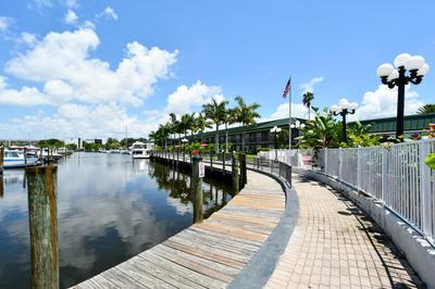 Remodeled, Huge Pool, Tiki Bar & Grill, Quiet Room