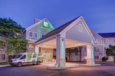 Holiday Inn Milwaukee Airport by IHG