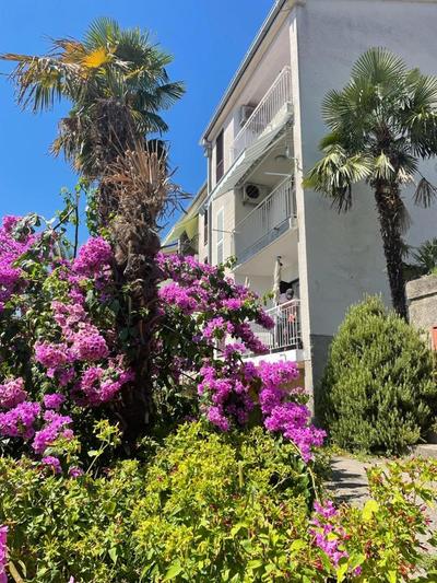 MyPalmasSuite with free parking in Opatija