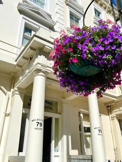 Melbourne House Hotel