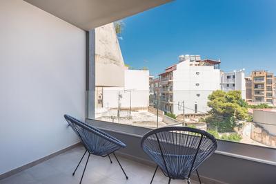 Newly renovated apt in the heart of Kerameikos