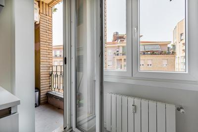 GuestHost - Garibaldi & Gae Aulenti Modern Apt with Private Parking!
