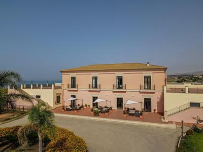 Sikania Eco Resort