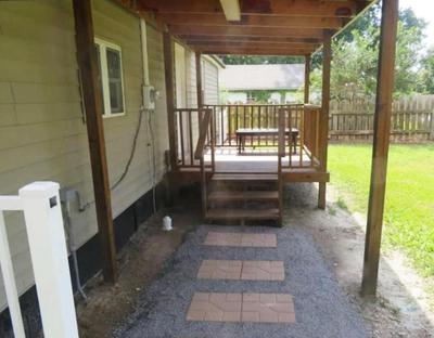 3 Bed 3 Bath House, Conveniently close to everything, Smart Tvs in all rooms whole house to yourself