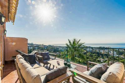 77-Townhouse With Stunning Views in Fuengirola!