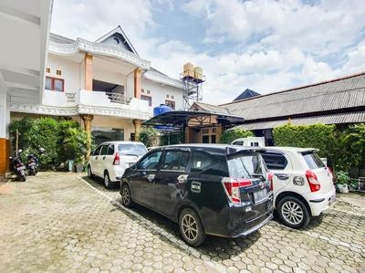 OYO 91063 Kost Bunga