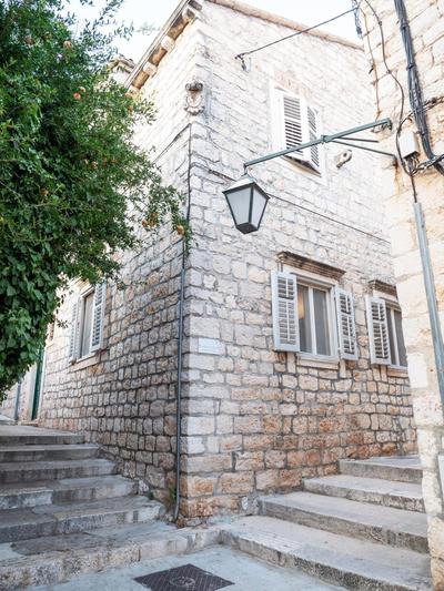 Casa Gojave - Authentic Hvar House with Garden