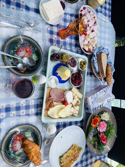 Cozy room with a beautiful garden view