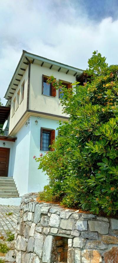 Athina's Villa Uphill