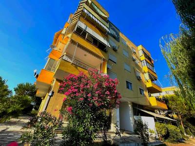 Mali i Robit apartments