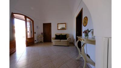 Tenuta con due abitazioni indipendenti