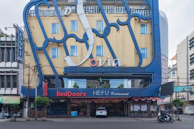 RedDoorz Premium near Bandung Station