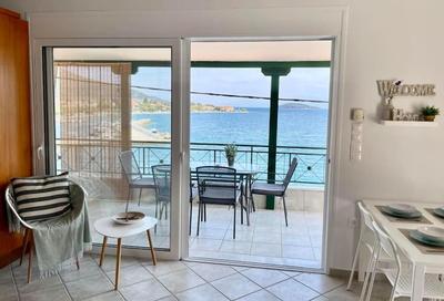 Seaside Apartment in Glyfada-Trizonia