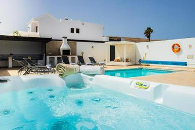 VILLA Maday May