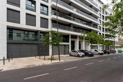 Modern 3BR with Terrace in Benfica by Host For Us