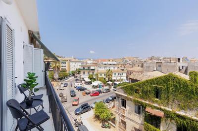City Panorama - One Bedroom Apartment