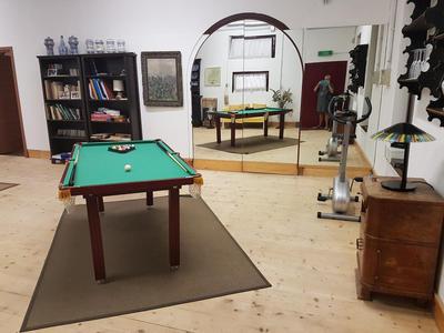 Sarlette Cozy Room