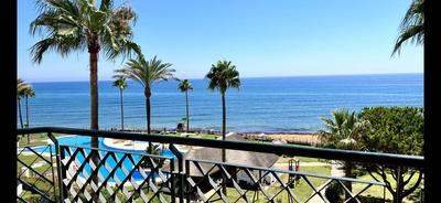 MI CAPRICHO, Beach Front Apartment P14 3ºB