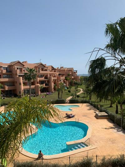 Luxury 2 bedroom 2 bathroom South facing second floor apartment