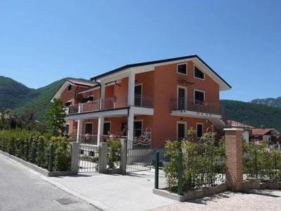Comfy 3 Bed Apartment, Near Picinisco, Free Parking and Wifi