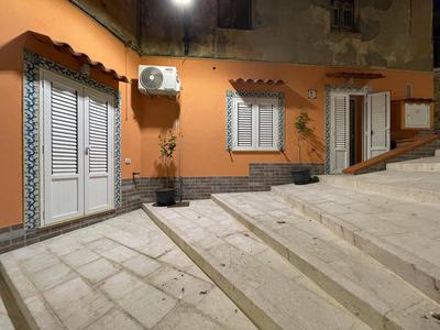 Domus Caricatore