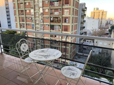 Hermoso departamento sobre Cabildo y contrafrente