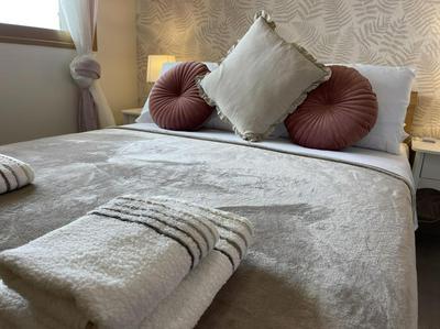 Modern 2-Floor Penthouse with Sea Views - Sleeps 7