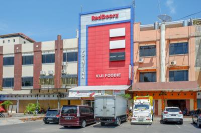RedDoorz Plus @ Losari Makassar