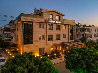 L'opera Deluxe Hotel