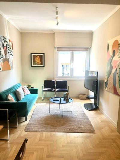 Bright Spacious Modern 3rd Floor City Oasis - Sleeps 5