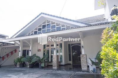 Londres Bed and Breakfast RedPartner near Gembira Loka Zoo