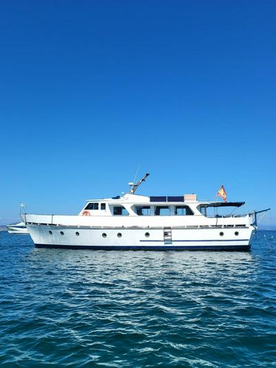 Don Maximo Yacht Hotel