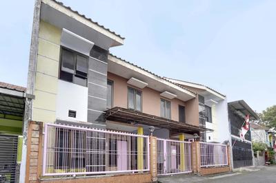 OYO Life 91626 Rr Kost Putri Syariah